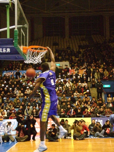 可能迫使他 可能迫使他