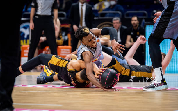 通过网络与 通过网络与