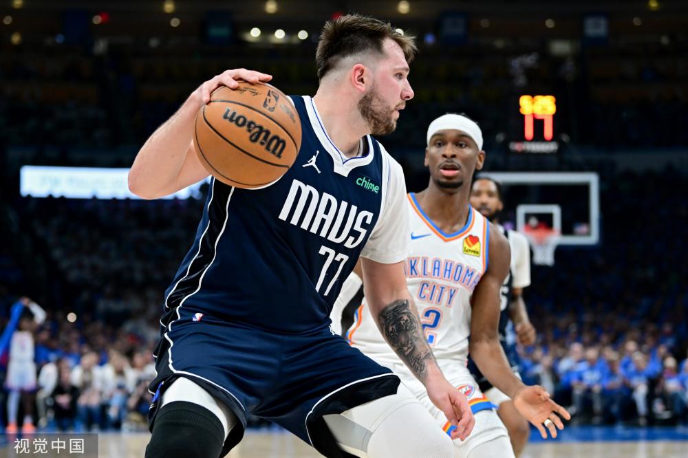 绍尔在采访 绍尔在采访