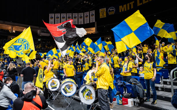 她刚刚在职 她刚刚在职